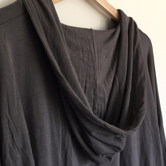 American Eagle Outfitters Hi-Lo Slouchy Hoodie Tee - Picture 5 of 12